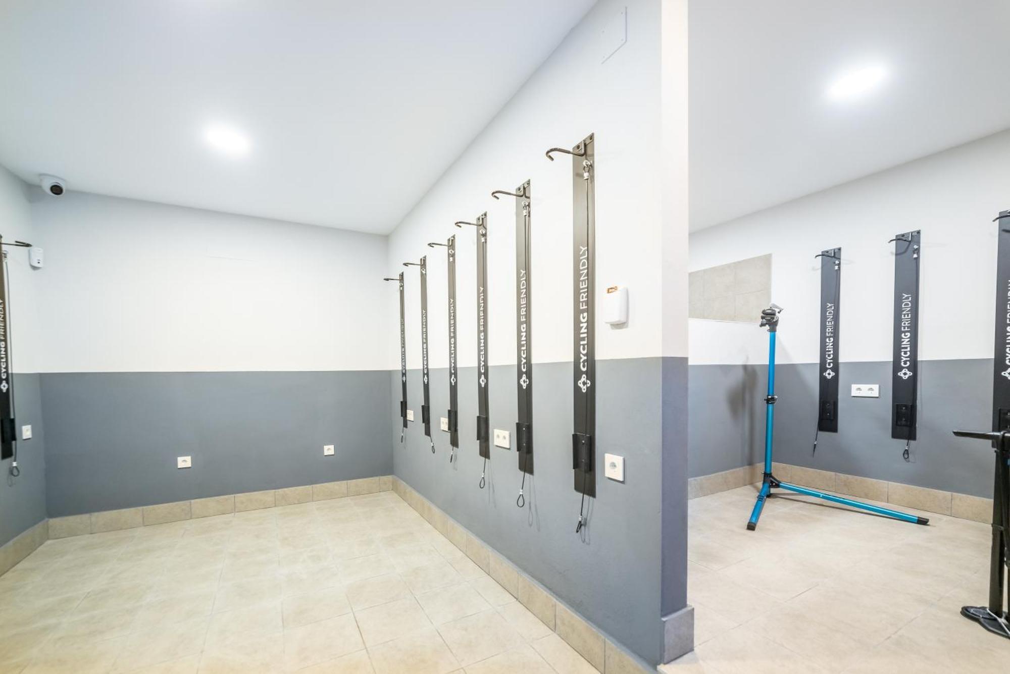 Torreluz Suites Almería Exteriör bild