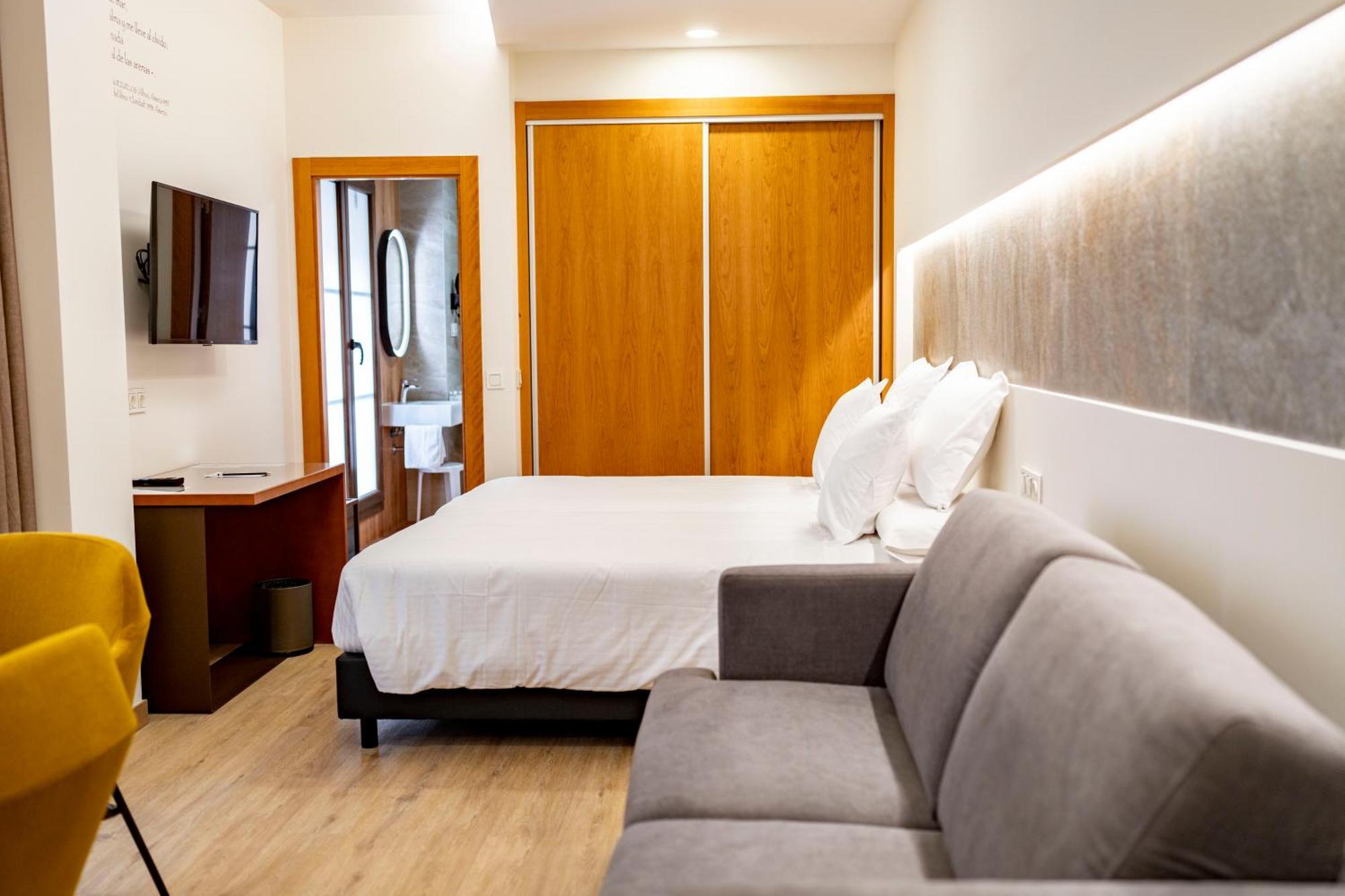 Torreluz Suites Almería Exteriör bild