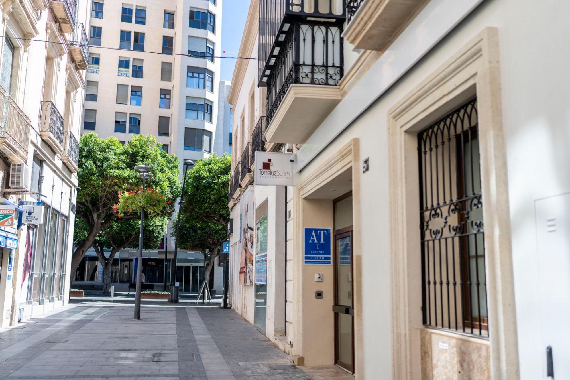 Torreluz Suites Almería Exteriör bild